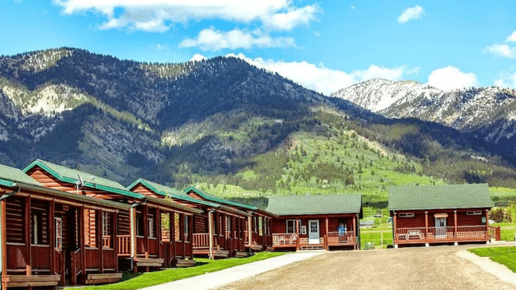 Glamping Grand Tetons - Wolf Den Log Cabin