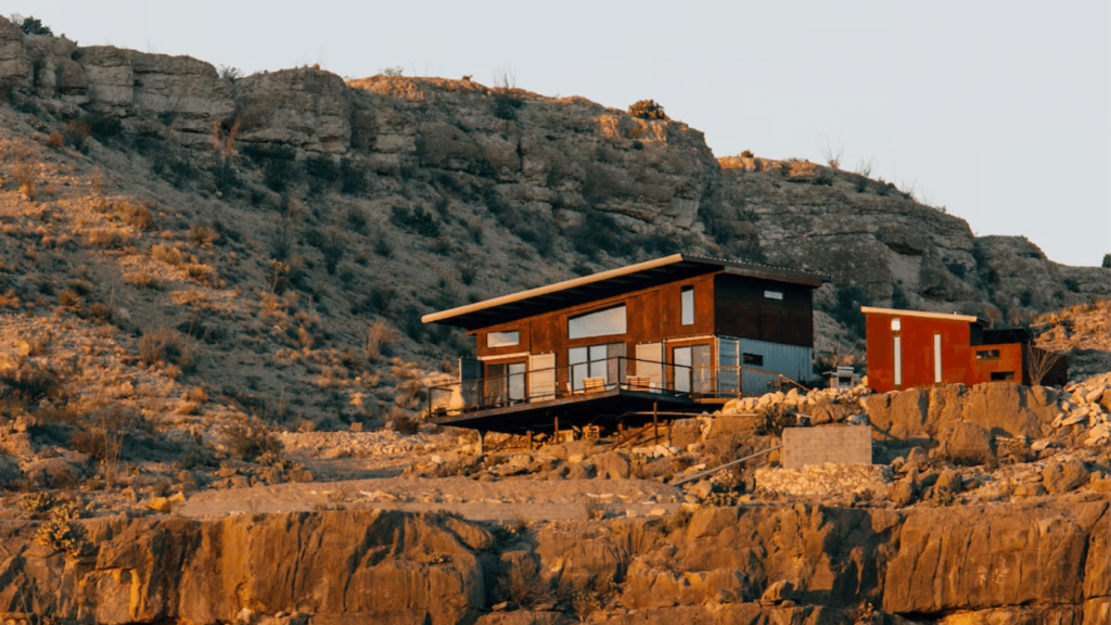 Glamping Near Big Bend National Park - Modern Cliff House