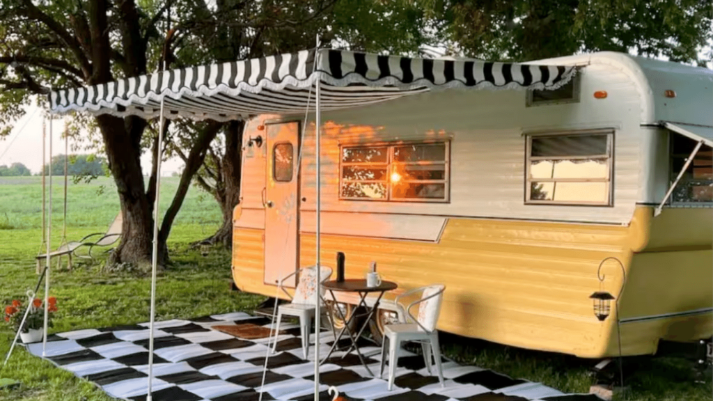 Glamping Near Kansas City - Fancy Glamper