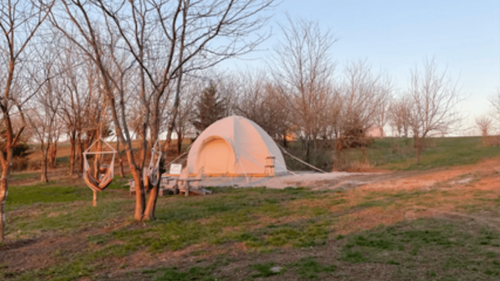 Glamping Near Kansas City - Saddle Ridge Retreats