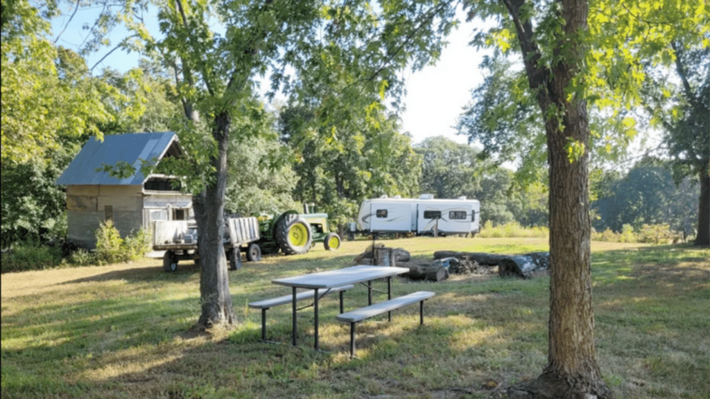 Glamping Near Omaha - Seven Oaks