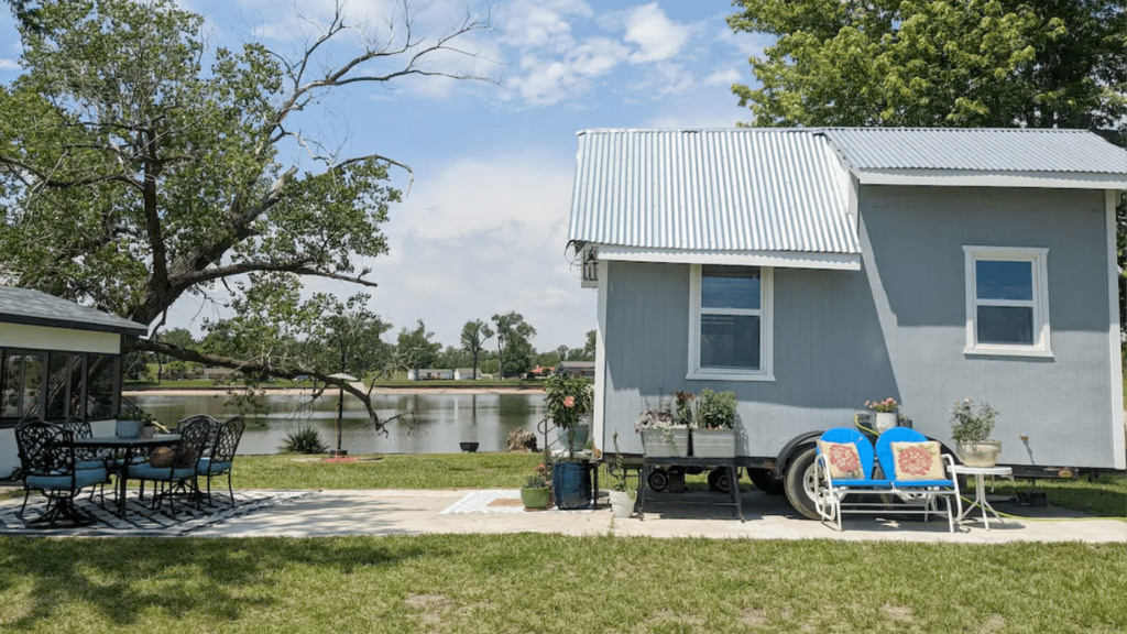 Glamping Near Omaha - Tiny LAKE House