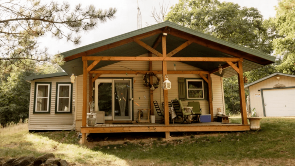 Glamping in Wisconsin - Woodsy Ice Age Trail Cabin